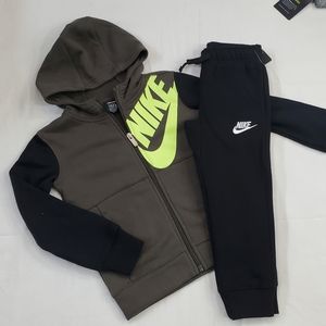 🆕️ Nike Full Zip Hoody and Joggers